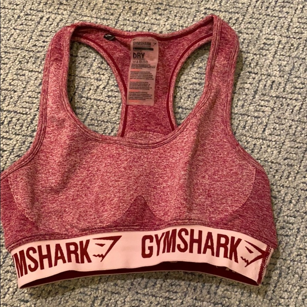 Gym shark sports bra lightly used !!